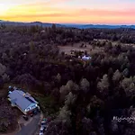 Engvadonia Yosemite B And B
